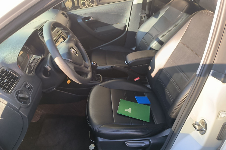 大众 Polo 2016款 1.4L 手动风尚型中控内饰19