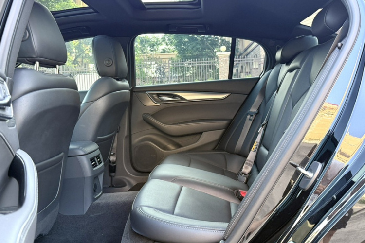 凯迪拉克CT5 2024款 28T 豪华型Pro中控内饰7003