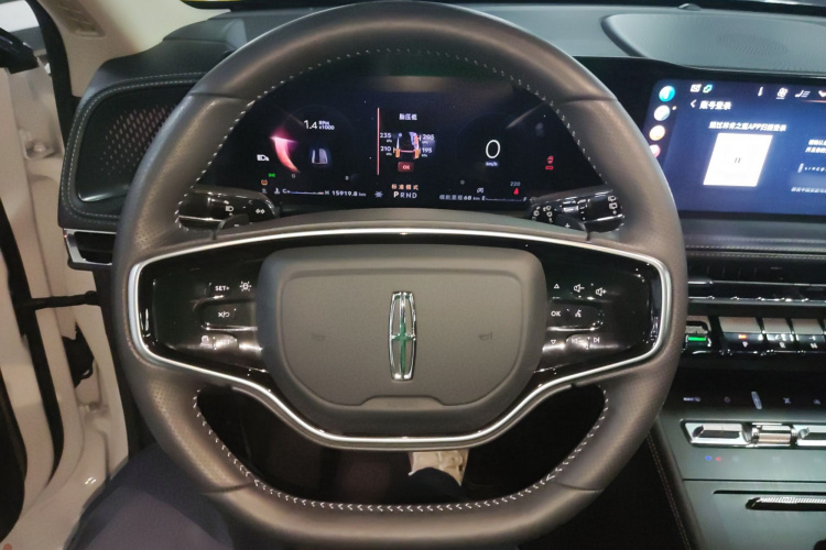 林肯 冒险家 2023款 2.0T 两驱尊雅版中控内饰13