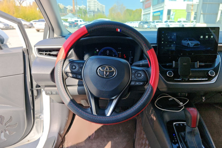 丰田 雷凌 2024款 智能电混双擎 1.8L 领先版局部细节13