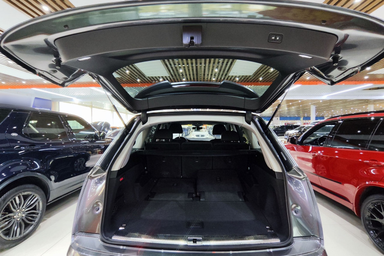 奥迪Q7 2021款 45 TFSI quattro S line运动型局部细节23