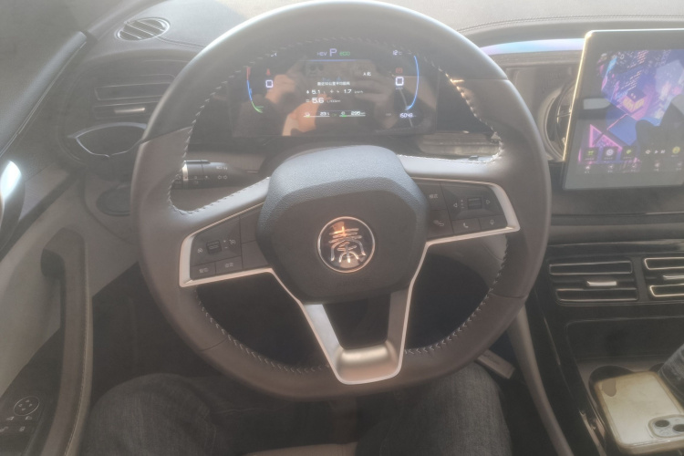 比亚迪 秦PLUS 2024款 荣耀版 DM-i 55KM领先型中控内饰13