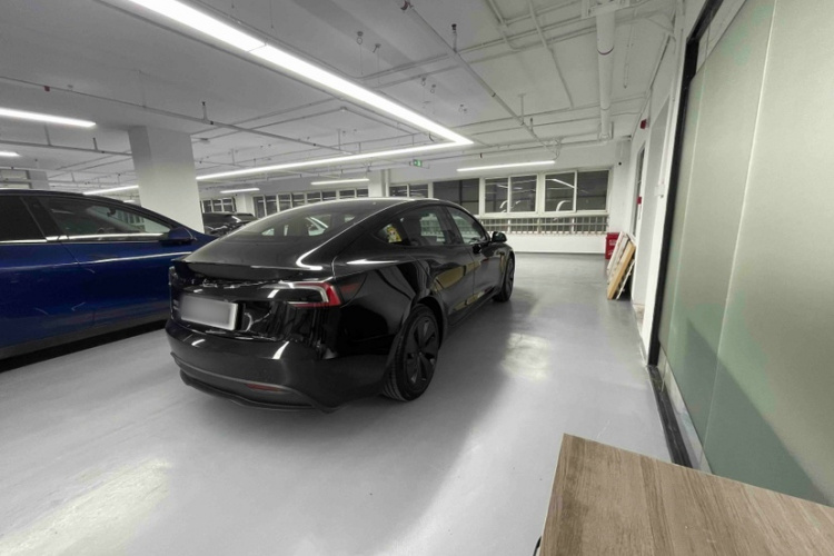 特斯拉 Model 3 2023款 后轮驱动版车身外观6009