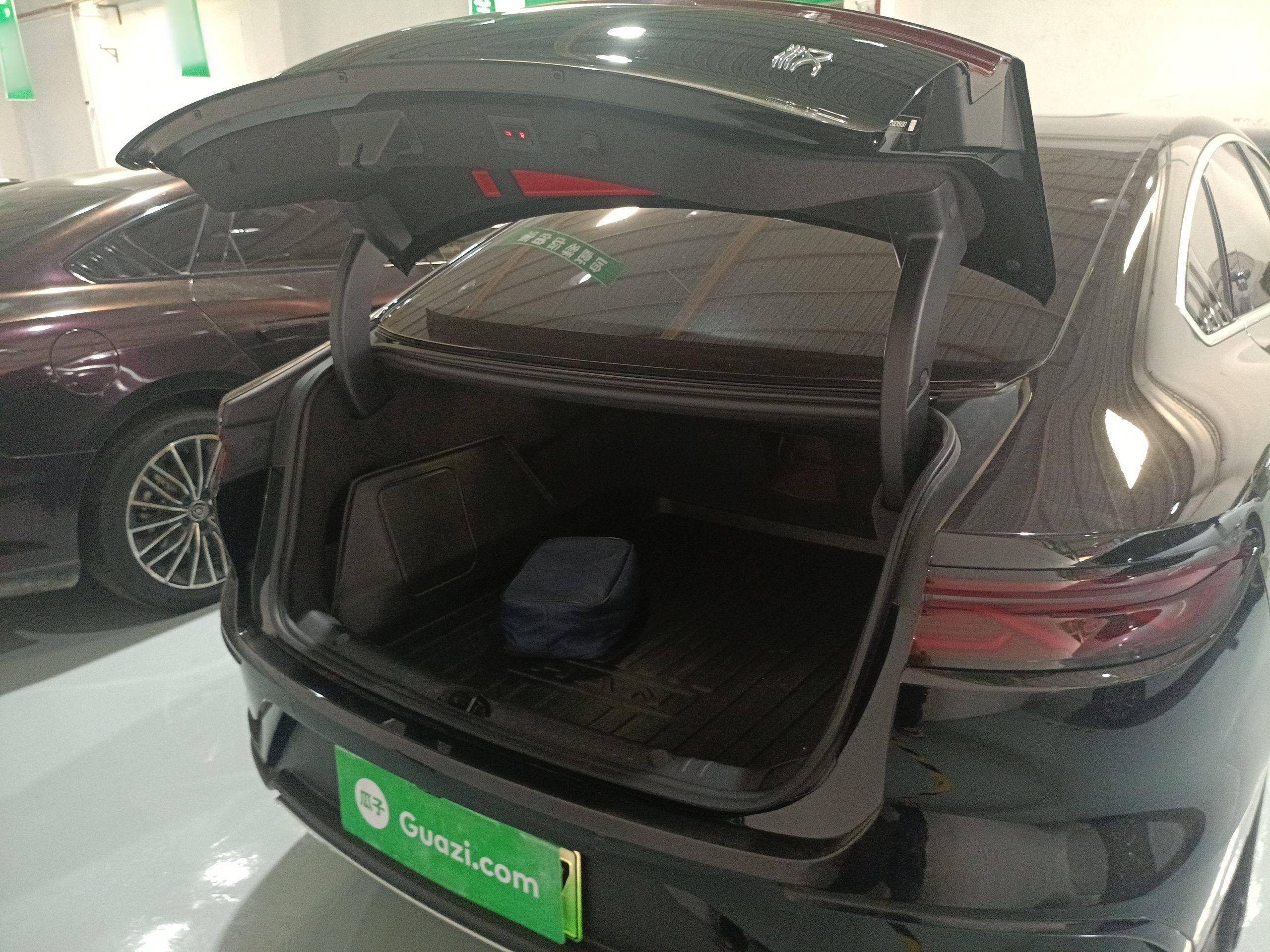 比亚迪 汉 2024款 DM-i 荣耀版 121KM 精英型