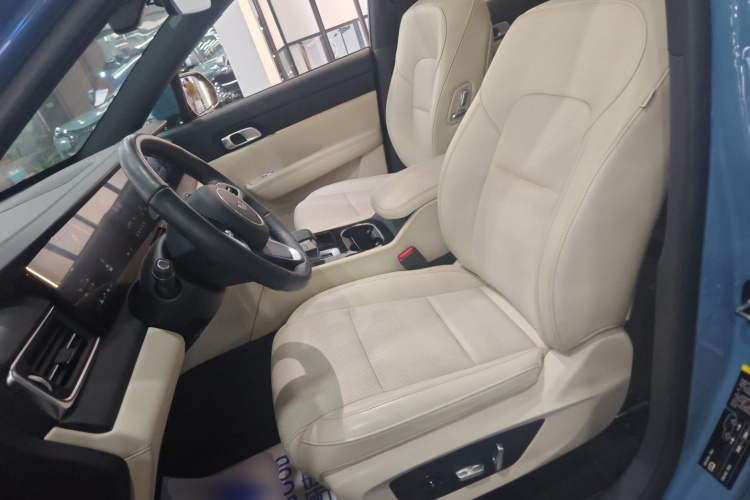 理想汽车 理想ONE 2021款 增程6座版中控内饰19