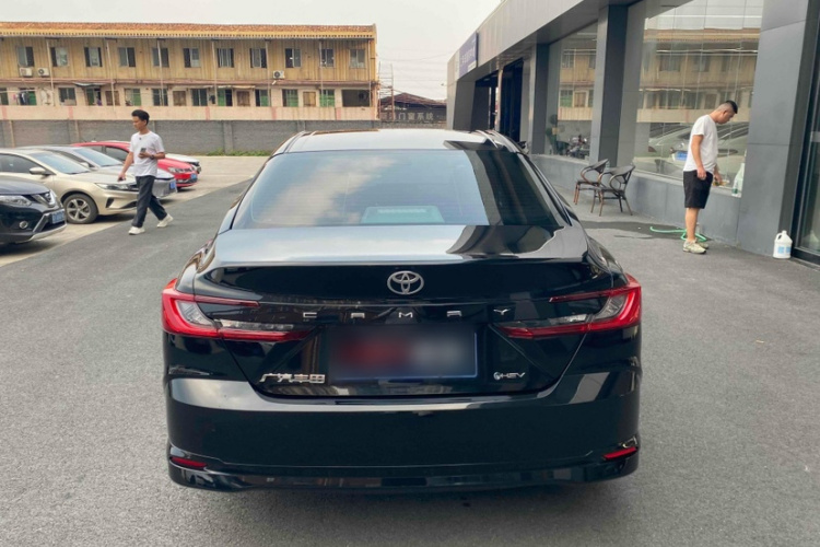 丰田 凯美瑞 2024款 双擎 2.0HGVP 豪华版车身外观6004