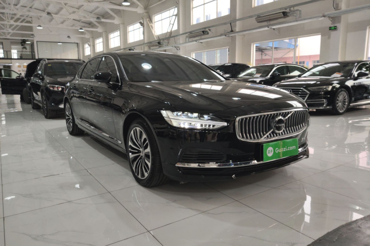 沃尔沃S90新能源 2024款 插电式混动 四驱长续航智逸豪华版车身外观3