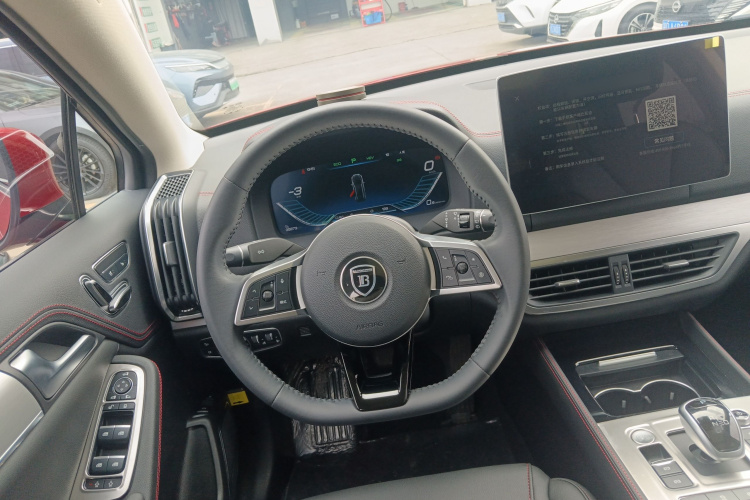 比亚迪 唐新能源 2018款 DM 2.0T 全时四驱智联创享型 7座 国V局部细节13