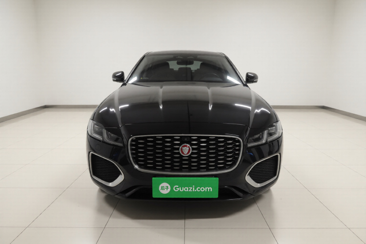 捷豹XFL 2022款 XFL 2.0T P250 两驱尊享豪华版车身外观2