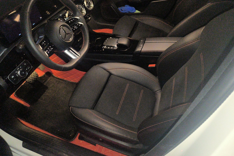 奔驰A级 2023款 A 200 L 时尚型中控内饰19