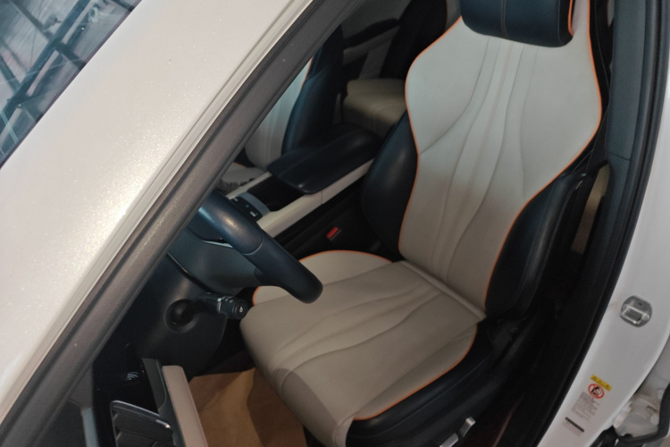 比亚迪 宋PLUS新能源 2021款 DM-i 51KM 尊荣型局部细节19