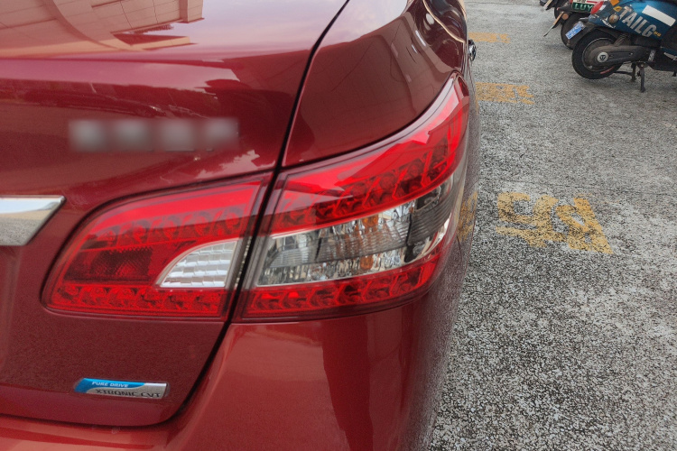 日产 轩逸 2014款 1.6XV CVT尊享版车身外观9