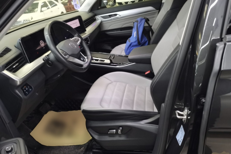 大众 揽巡 2023款 330TSI 豪华巡逸版中控内饰19