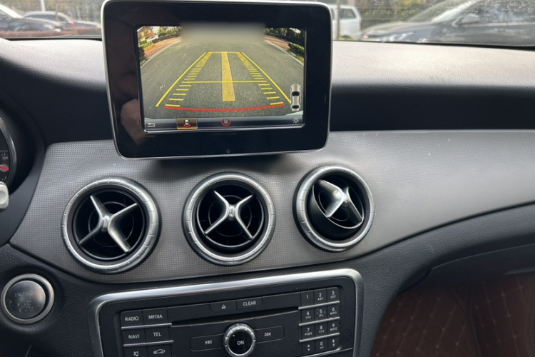 奔驰CLA 2016款 改款 CLA 200 动感型中控内饰7006