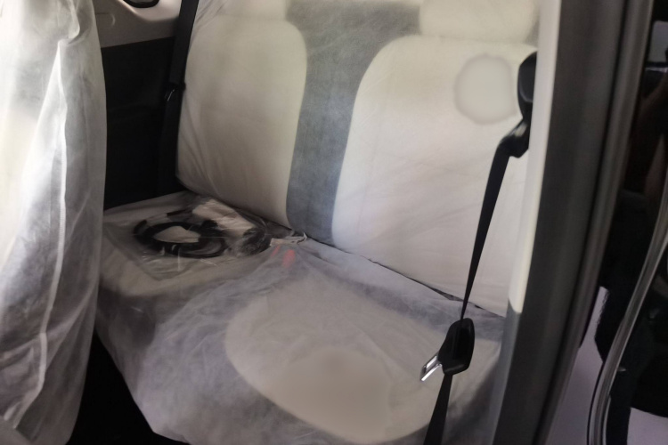 吉利汽车 2025款 210km 熊猫卡丁中控内饰7002