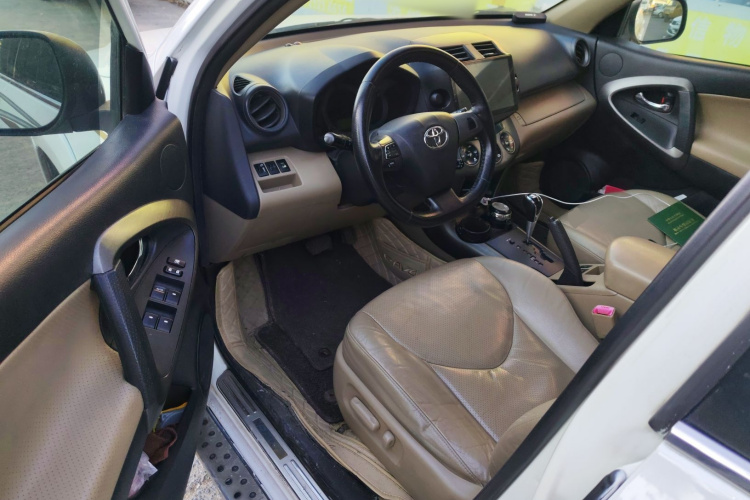 丰田 RAV4荣放 2011款 2.0L 自动豪华版中控内饰20