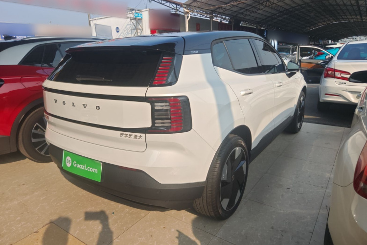 沃尔沃EX30 2025款 后驱长续航版 Plus车身外观7