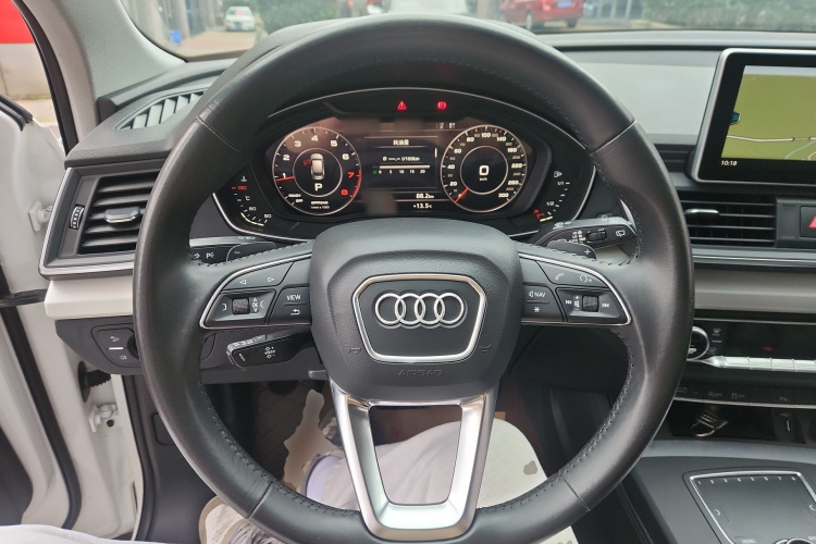 奥迪Q5L 2020款 改款 40 TFSI 荣享时尚型中控内饰13