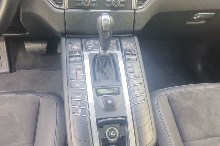 保时捷 2014款 Macan 2.0T中控内饰7003