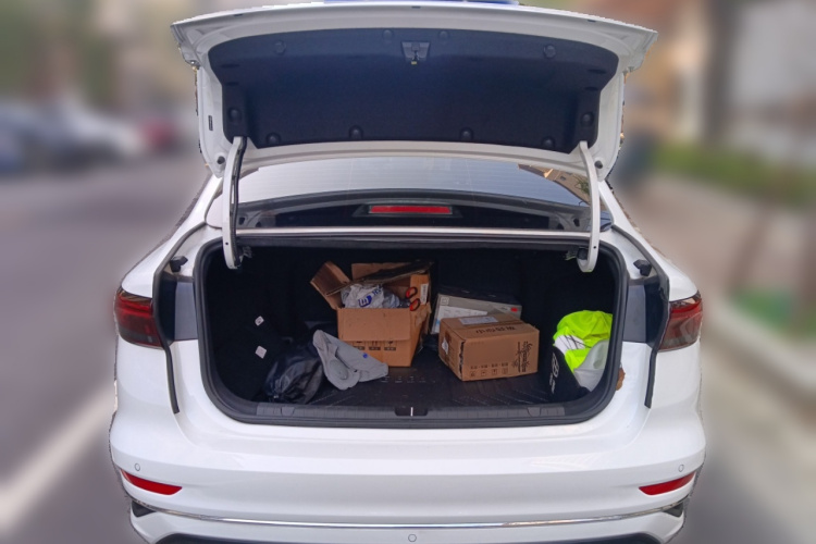 吉利汽车 帝豪 2025款 第4代 1.5L CVT尊贵型局部细节23