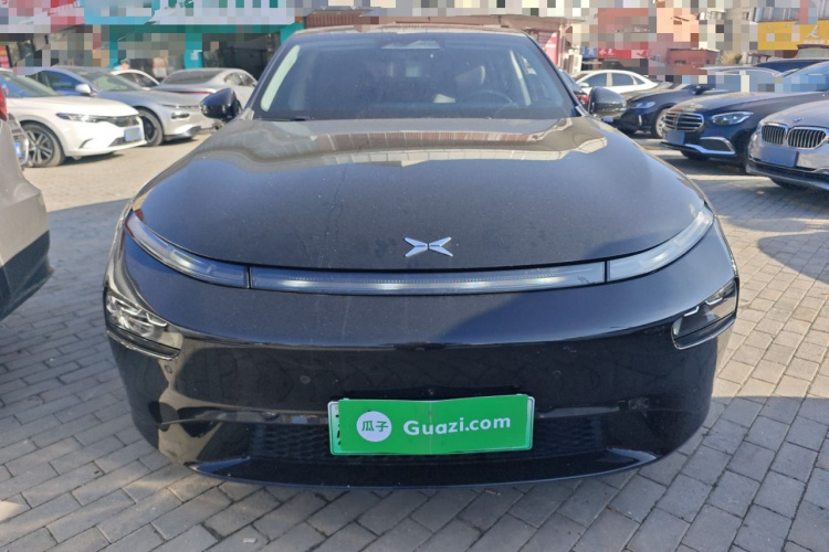 小鹏P7 2022款 480E+车身外观2