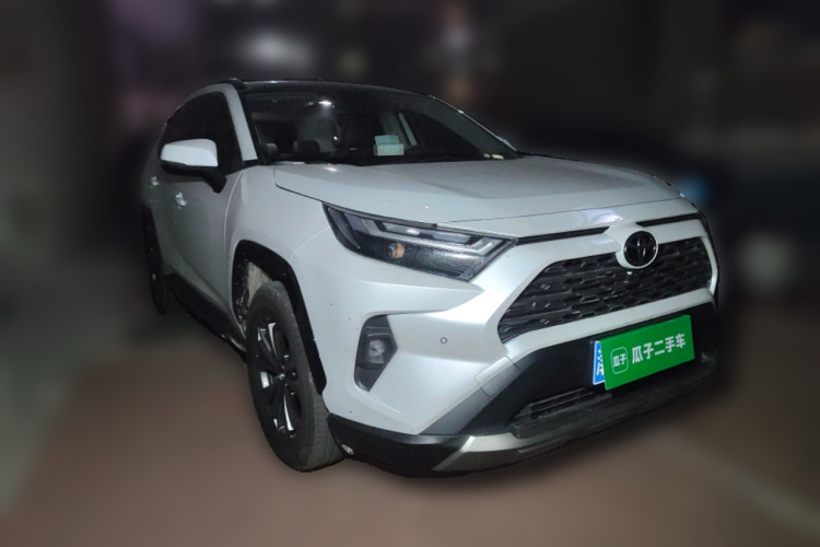 丰田 RAV4荣放 2024款 2.0L CVT两驱风尚Plus版车身外观3