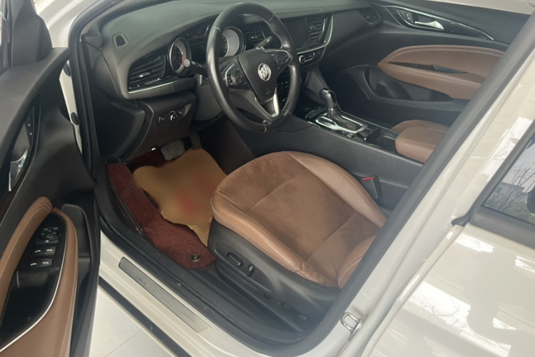 别克 君威 2019款 20T 精英型 国VI中控内饰7002