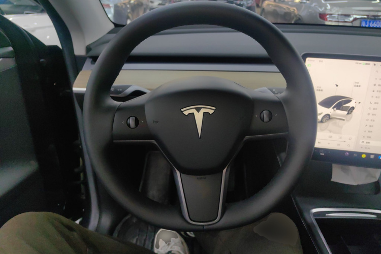 特斯拉 Model Y 2022款 改款 后轮驱动版中控内饰13