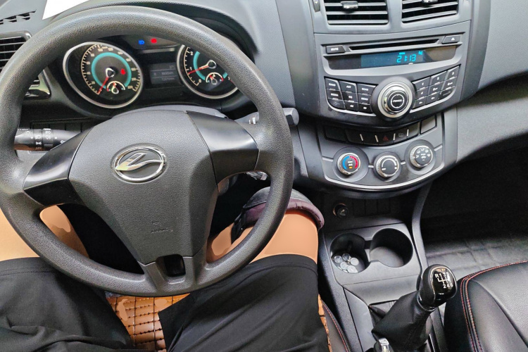 陆风X5 2013款 2.0T 手动创享版中控内饰7002