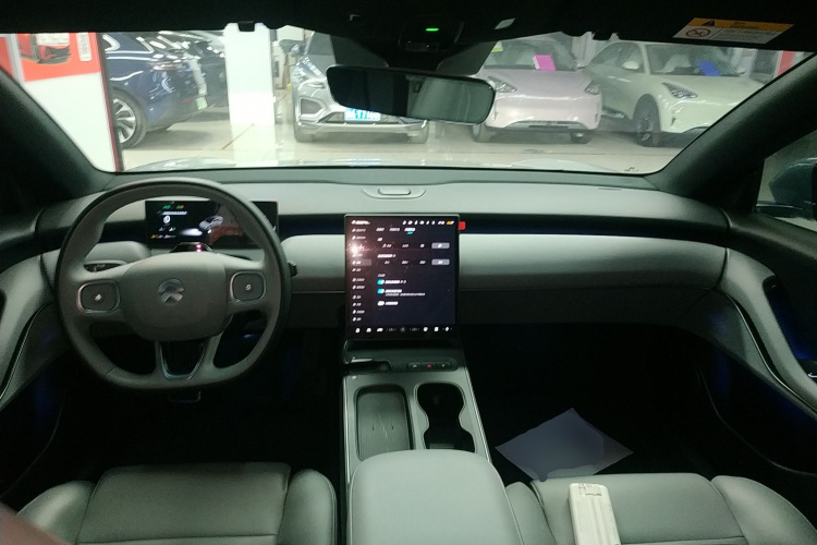 蔚来ET5 2024款 75kWh中控内饰7002