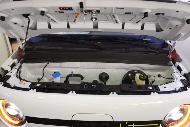 吉利银河 熊猫 2025款 210km 元气熊机舱底盘24