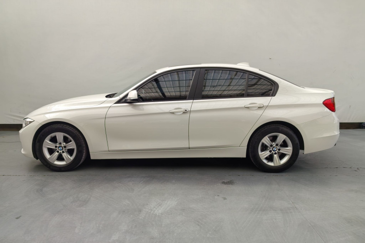 宝马3系 2014款 320i 时尚型车身外观6015