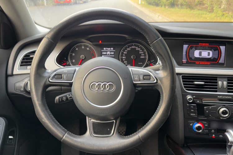 奥迪A4L 2016款 35 TFSI 自动舒适型中控内饰7006