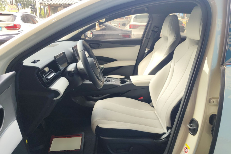 比亚迪 海豹06新能源 2024款 DM-i 80KM尊贵型中控内饰19