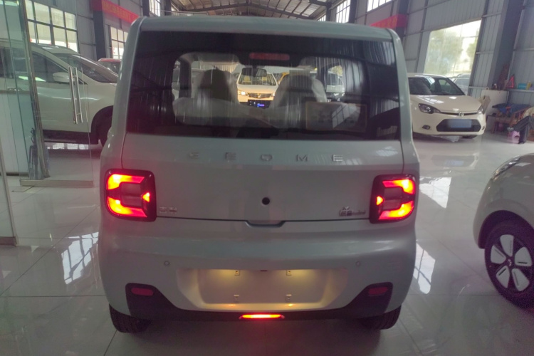 吉利银河 2024款 熊猫mini 200km 耐力熊车身外观6