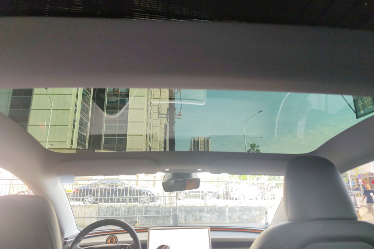 特斯拉 Model 3 2023款 长续航全轮驱动版中控内饰22