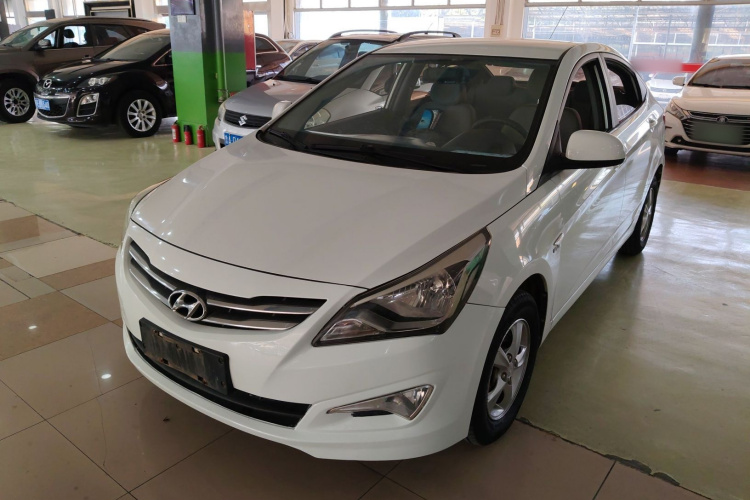 现代 瑞纳 2016款 1.4L 手动智能型GLS车身外观1