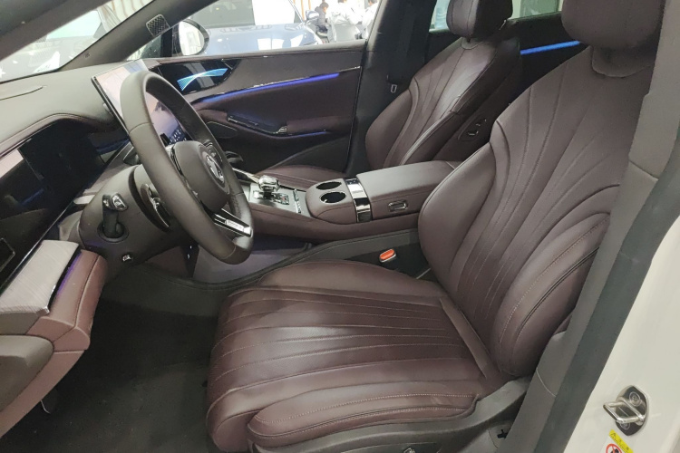 腾势Z9GT 2024款 1100四驱Ultra版中控内饰19