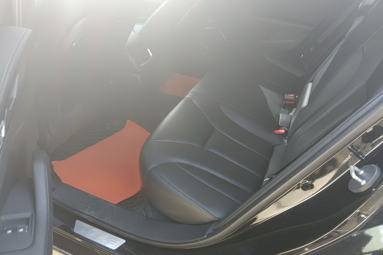 红旗H5 2022款 经典款 改款 1.5T DCT旗韵版中控内饰21