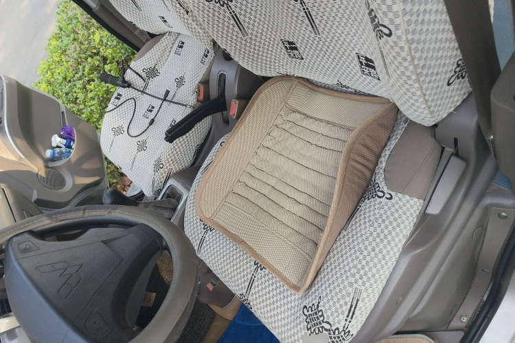 五菱汽车 五菱荣光 2011款 1.2L标准型中控内饰19