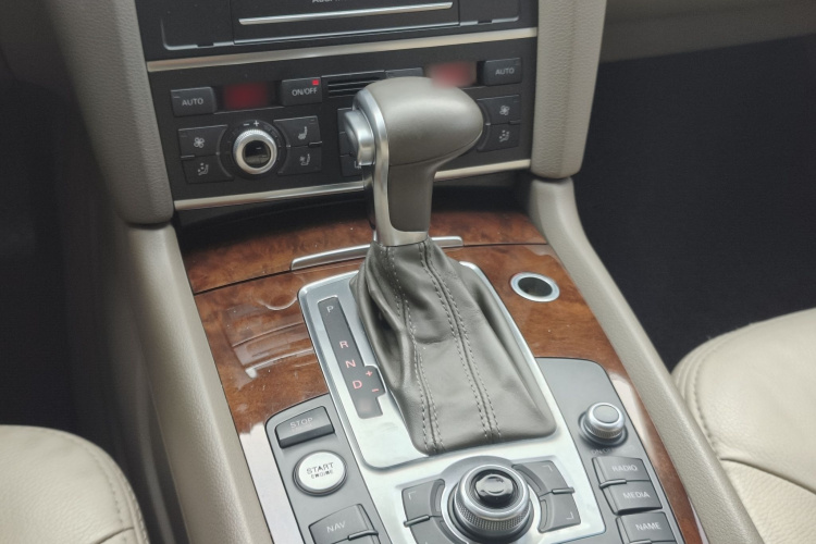 奥迪Q7 2012款 3.0 TDI 领先型局部细节18