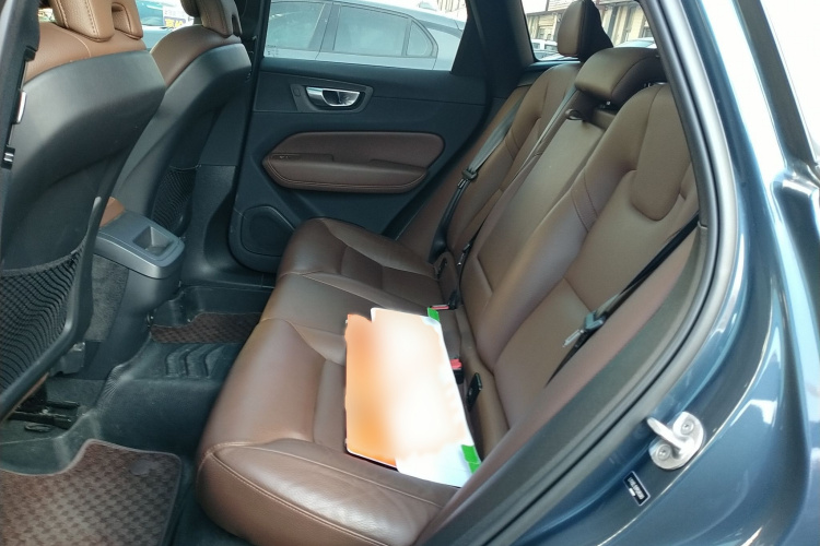 沃尔沃XC60 2023款 B5 四驱智逸豪华版中控内饰7004