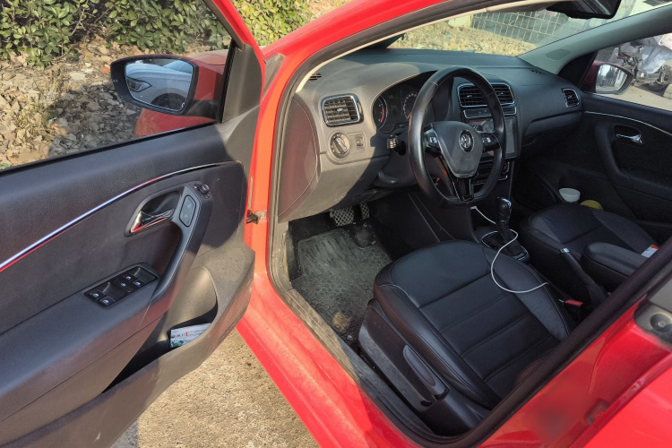 大众 Polo 2014款 1.6L 自动豪华版中控内饰7003