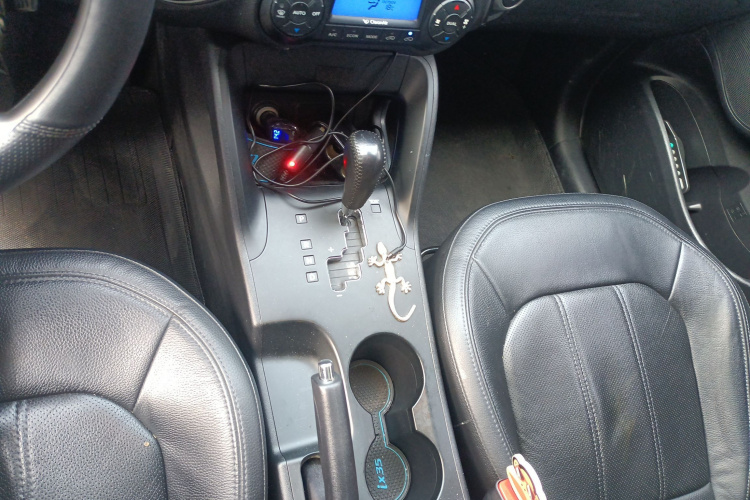 北京现代ix35 2010款 2.0L 自动四驱尊贵版GLS局部细节18