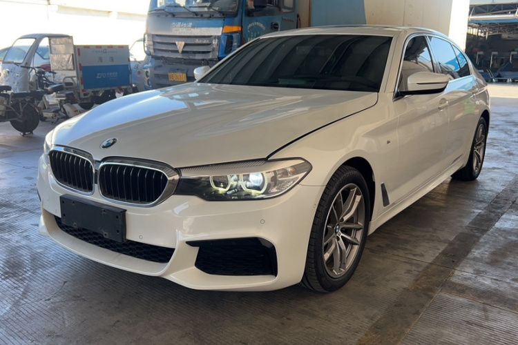 宝马5系 2020款 525Li M运动套装车身外观1