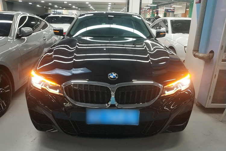 宝马3系 2022款 320Li M运动套装车身外观6001