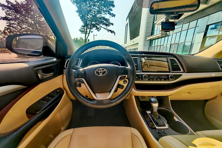 丰田 汉兰达 2017款 2.0T 四驱豪华版 7座中控内饰7005