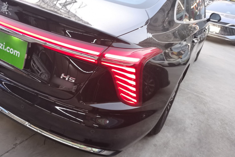 红旗H5 2023款 1.5T DCT智联旗韵版车身外观6006