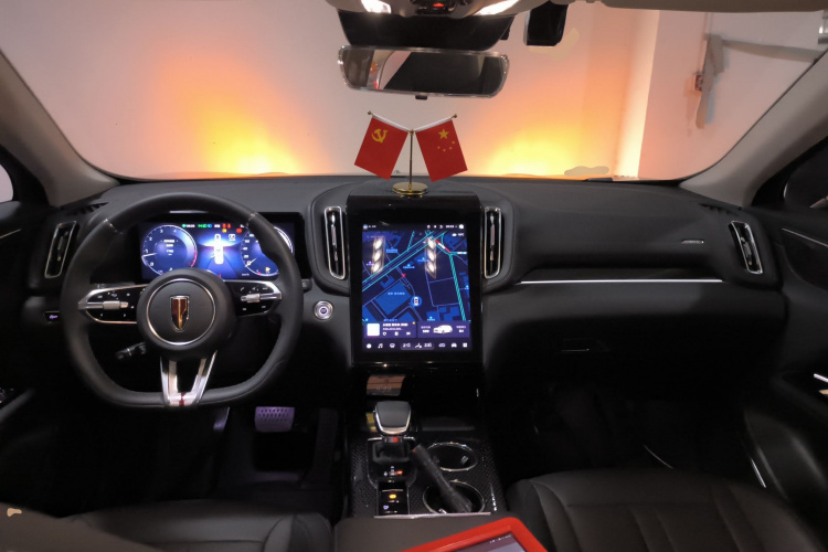 红旗HS3 2023款 1.5T 两驱善为版中控内饰12