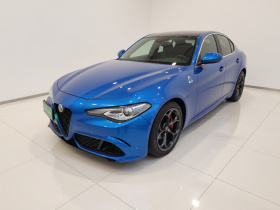 阿尔法·罗密欧 Giulia朱丽叶 2017款 2.0T 200HP 豪华版